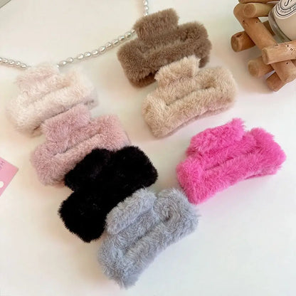Cute Square Plush Hair Claw Ponytail Holder Korean Style Hair Clip Grab Clip Hair Accessories Large Shark Clip Streetwear