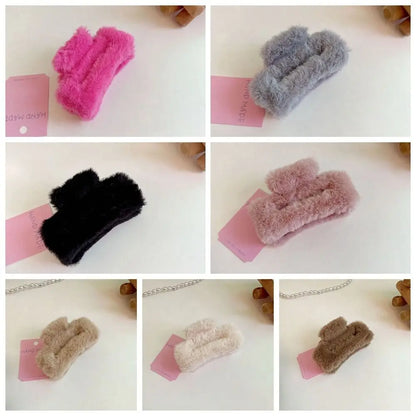Cute Square Plush Hair Claw Ponytail Holder Korean Style Hair Clip Grab Clip Hair Accessories Large Shark Clip Streetwear