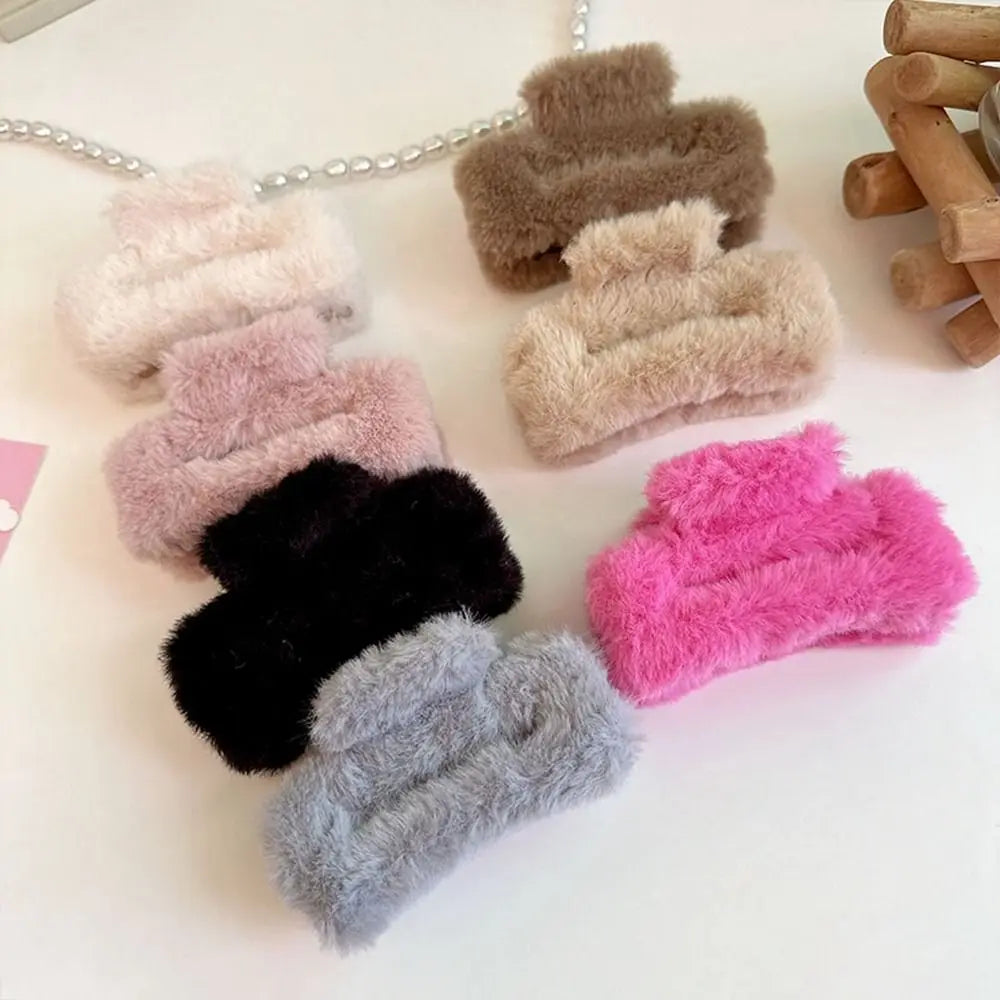 Cute Square Plush Hair Claw Ponytail Holder Korean Style Hair Clip Grab Clip Hair Accessories Large Shark Clip Streetwear