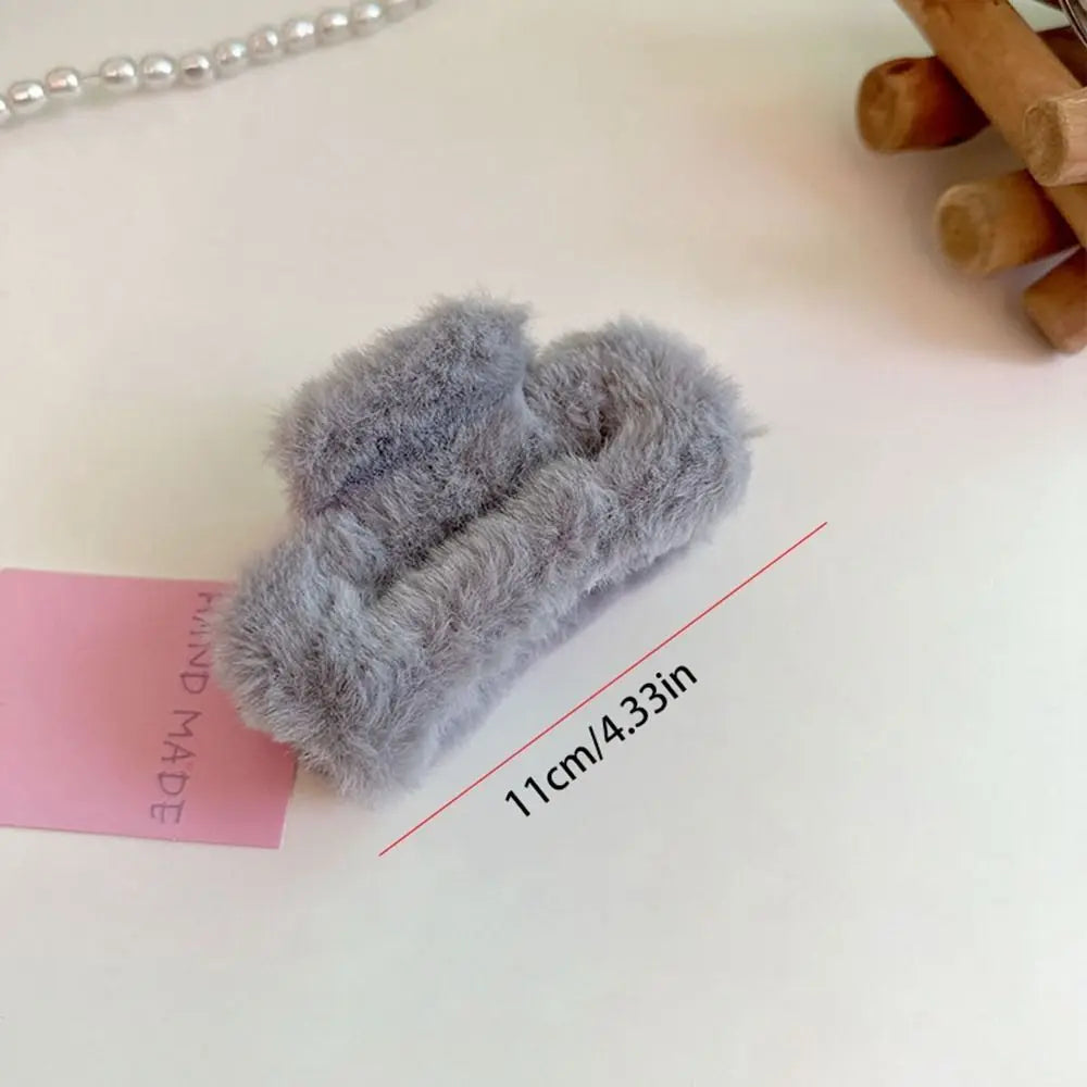 Cute Square Plush Hair Claw Ponytail Holder Korean Style Hair Clip Grab Clip Hair Accessories Large Shark Clip Streetwear