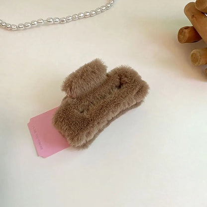 Cute Square Plush Hair Claw Ponytail Holder Korean Style Hair Clip Grab Clip Hair Accessories Large Shark Clip Streetwear